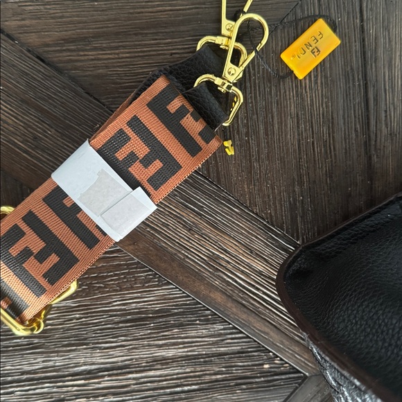 Black Designer Inspired Logo Handbag with Gold Hardware - Picture 11 of 11